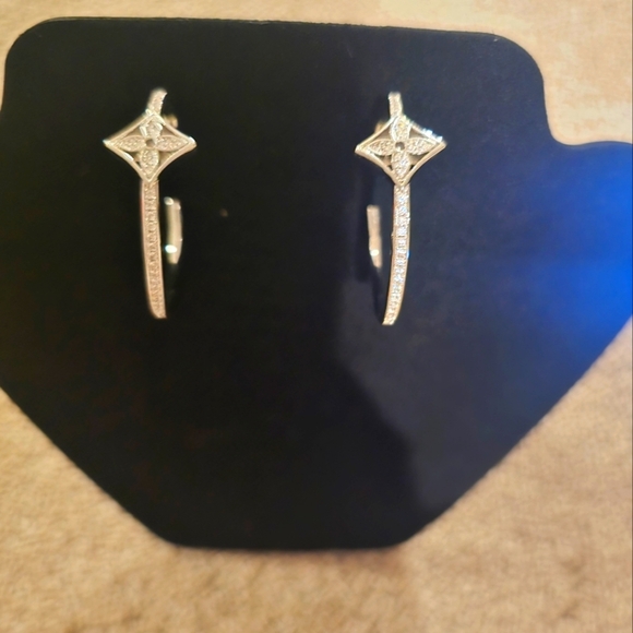 LV Luxury Designer Elegant Silver Earrings - Picture 1 of 9